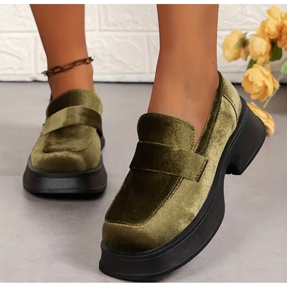 Maka Show Olive Green Velvet Platform Loafers Square Toe Chunky Heel EU 40